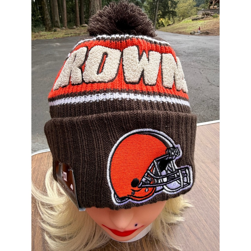 New Era Cleveland Browns 2024 Sideline Pom Beanie Brown Orange Knit Hat NWT